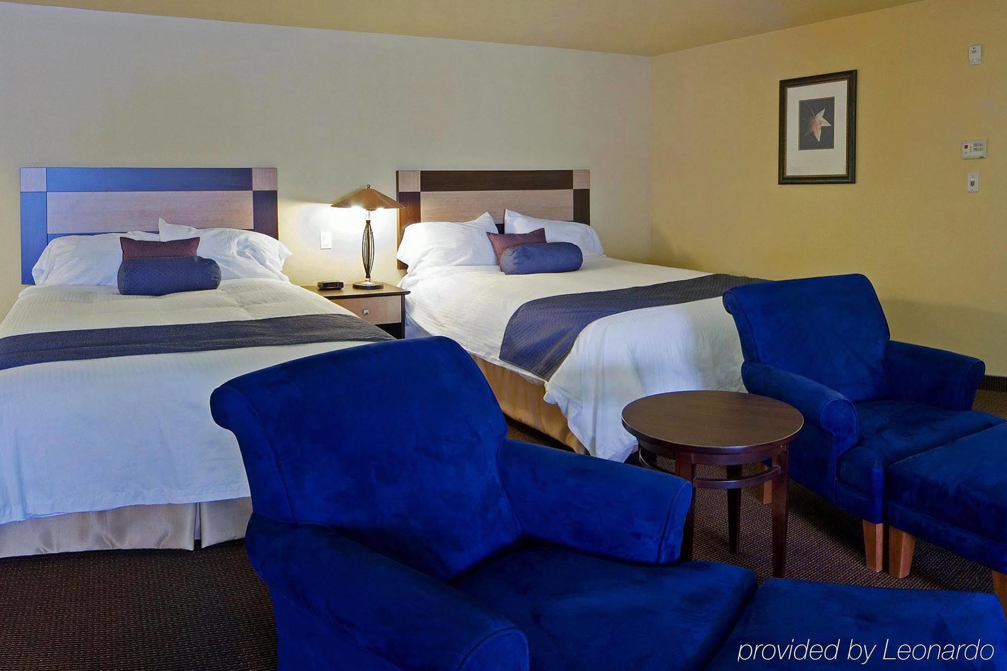 Grande Cache Inn & Suites Exterior photo
